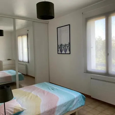 Beau T3 Calme Et Idéalement Situé à Apartamento Hyères