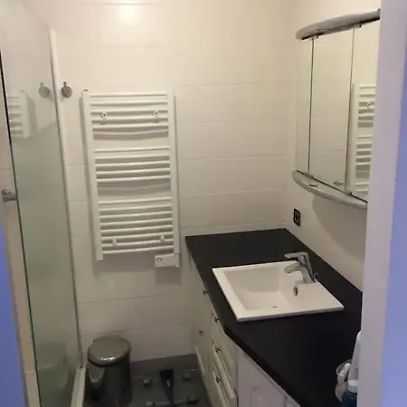 Beau T3 Calme Et Idealement Situe A * Hyères