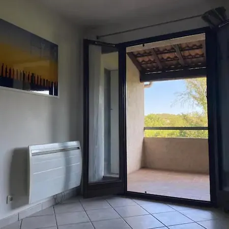 Beau T3 Calme Et Idealement Situe A * Hyères